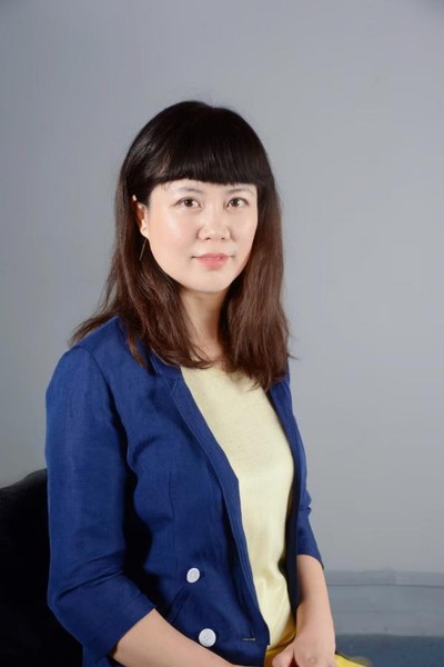 庞燕 副教授 照片